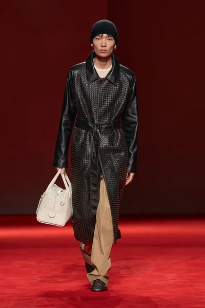 Look 11